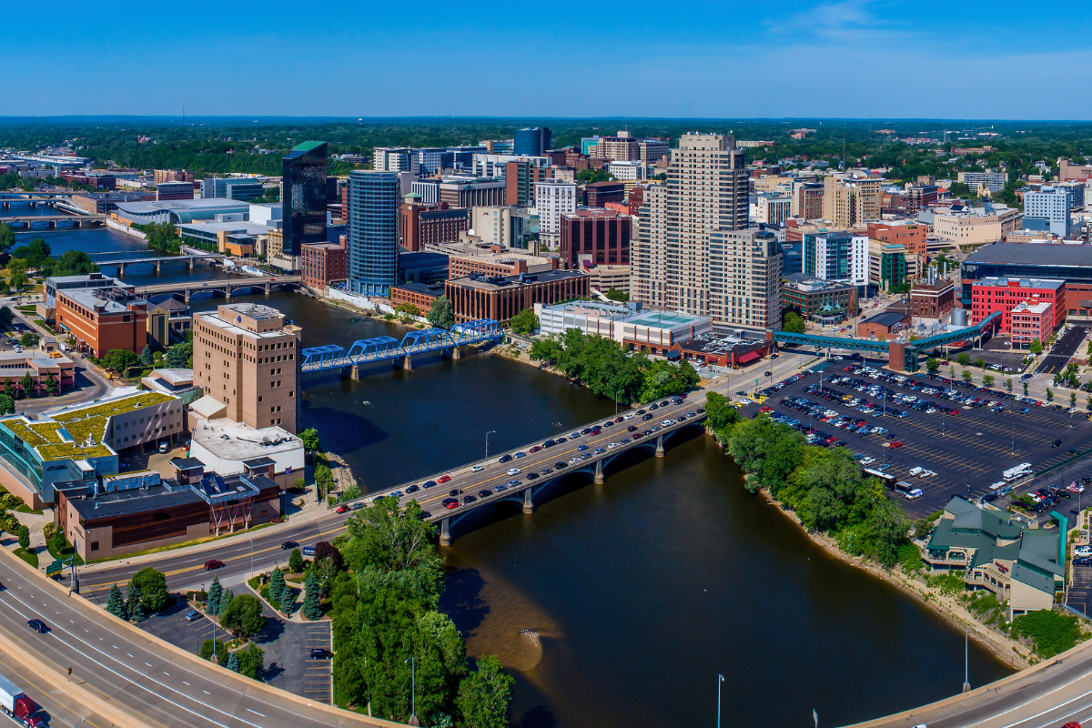 Things to Do in Grand Rapids header