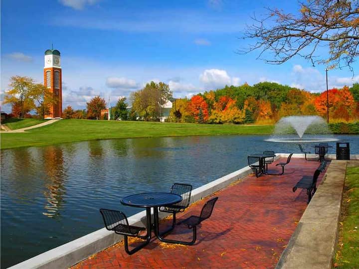 Allendale MI gvsu autumn 21516832127